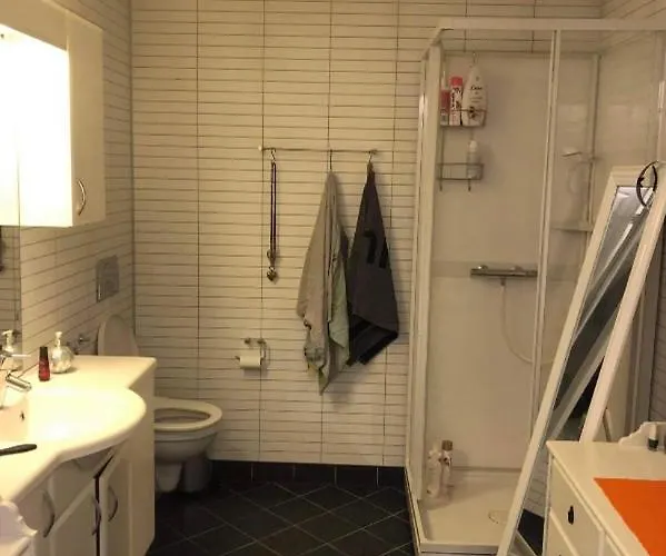 Rom Sentralt I Quarto em Acomodações Particulares Tromsø